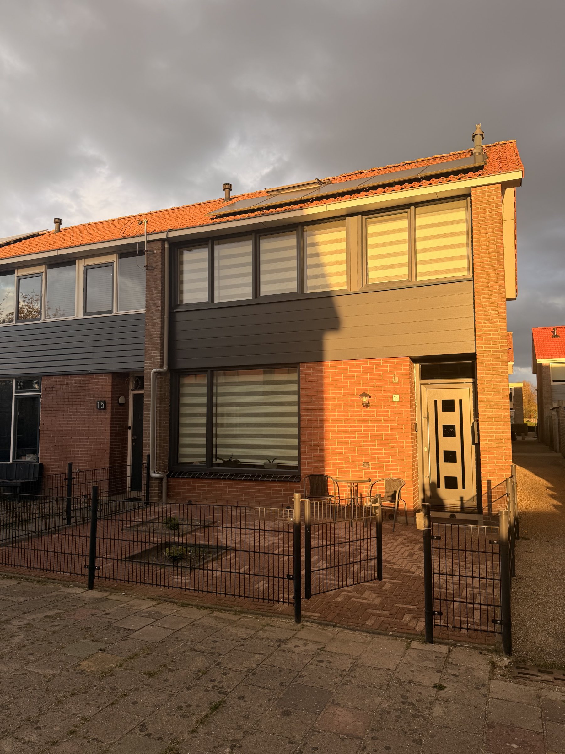 Twee woningen. Meer warmte thuis. · Project Almelo