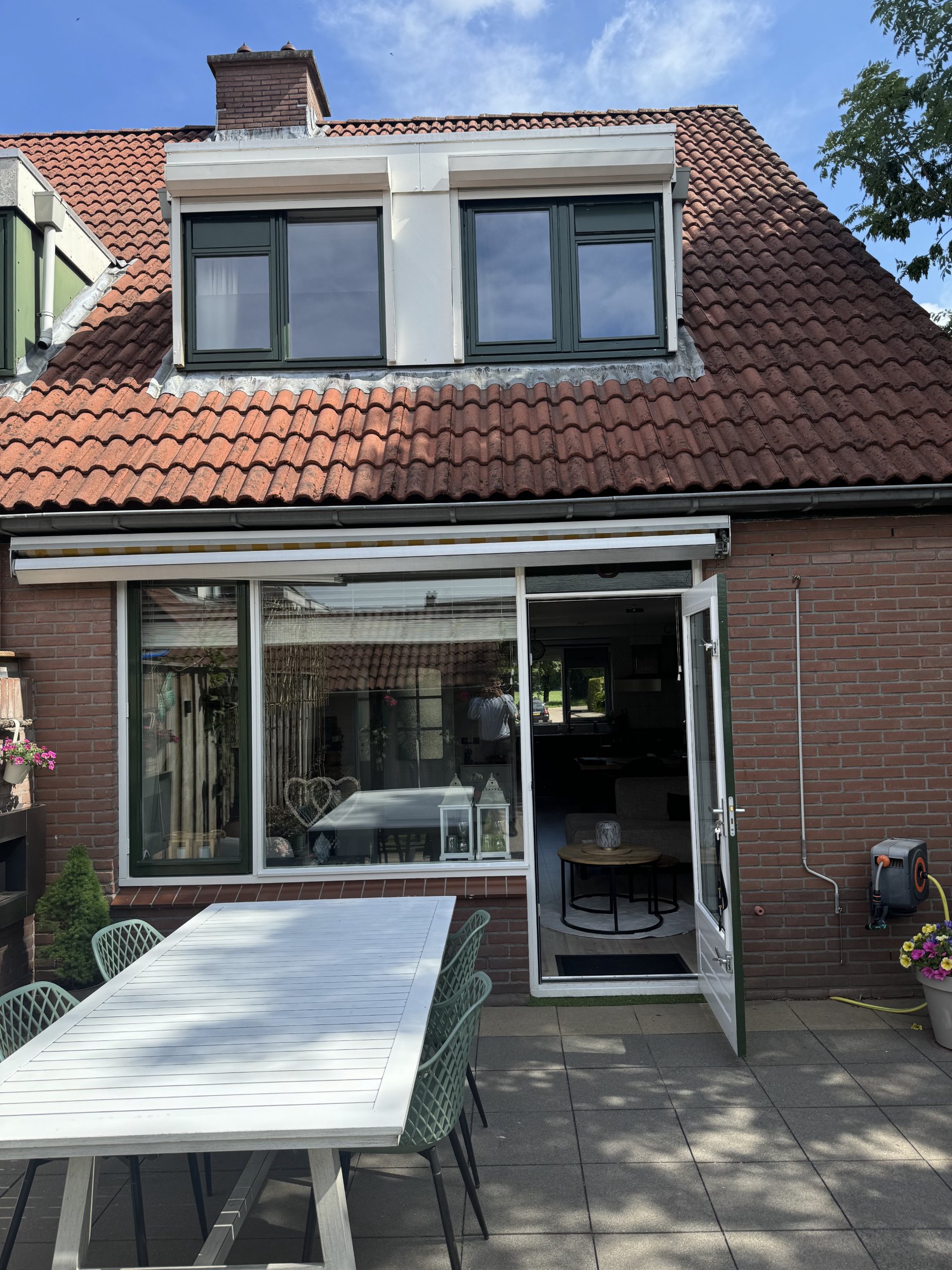 Achterzijde vóór de vernieuwing, met groene draaiende delen
